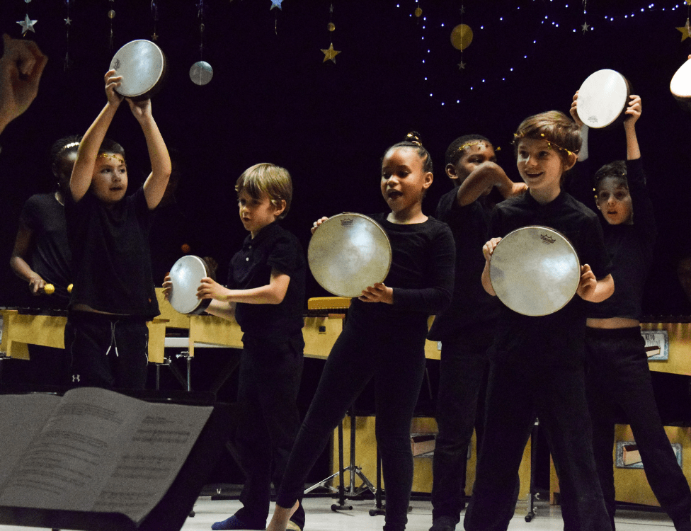 kids performing